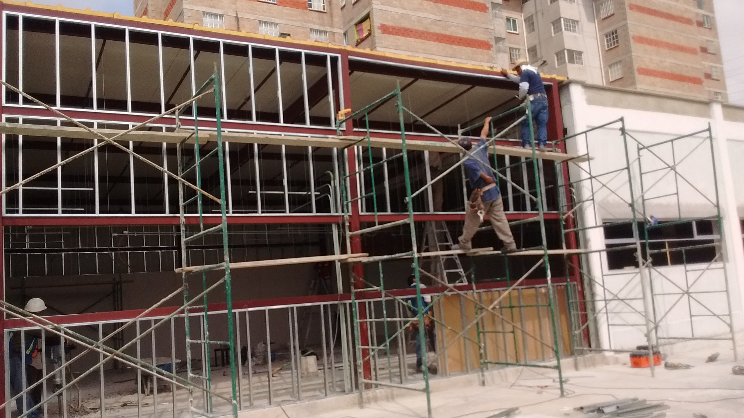 Instalación en obra de gran escala. Obra ejecutada por Pirámide Electro.